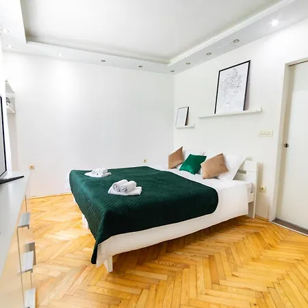 Apartment Luxury Corner In Centre With Terrace *